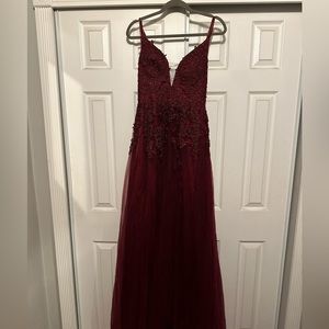 Burgundy women’s size 8 prom gown